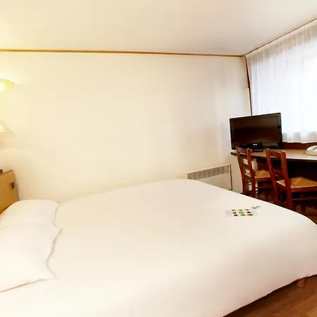Campanile Grenoble Nord - Hotel 3*